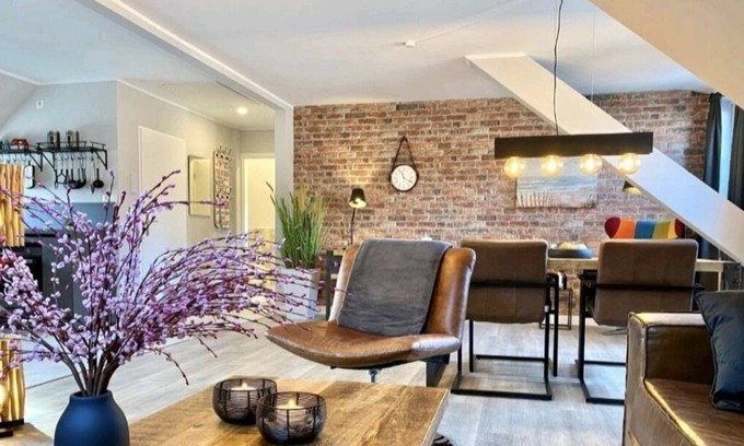 Itzehoe Apartamento | Beautiful attic apartment "St. Peter-Ording" in the heart of Itzehoe