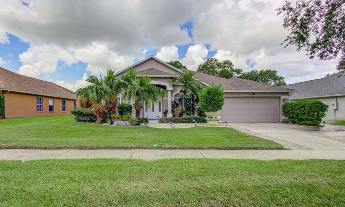 West Melbourne Casa | Beautiful Beach Home w/ lakeview, near Disneyworld