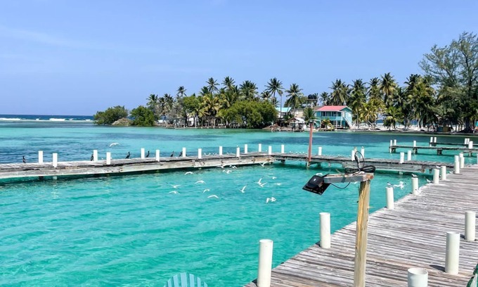 San Pedro Alquiler De Eote | Beautiful Catamaran in San Pedro on the Caribbean