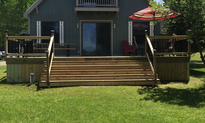 Petoskey Cabina | Cabaña recientemente remodelada en Crooked Lake- Sleeps 8