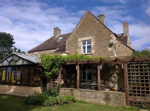 Lechlade Casa | Beautiful Cotswold Farmhouse set in 50 acres