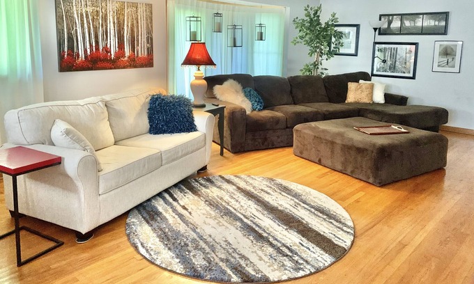 Springfield Cabaña | Beautiful Cottage..near Bass Pro\Mercy... Sleeps up to 10 with 4 queen beds