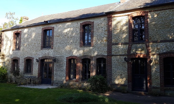 Moult-Chicheboville Casa | hermosa casa de campo con piscina climatizada, jardín cerrado, mar 18 km