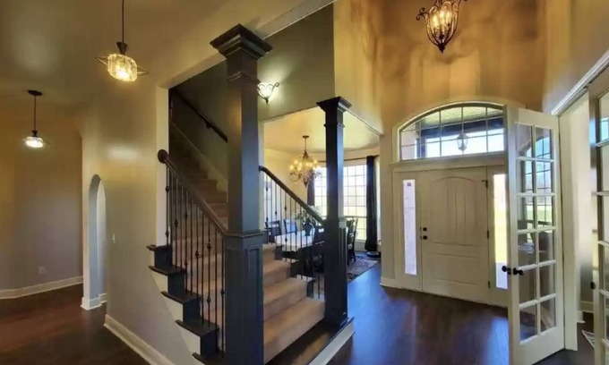 Bentonville - Fayetteville Casa | Beautiful country home in Cave Springs AR