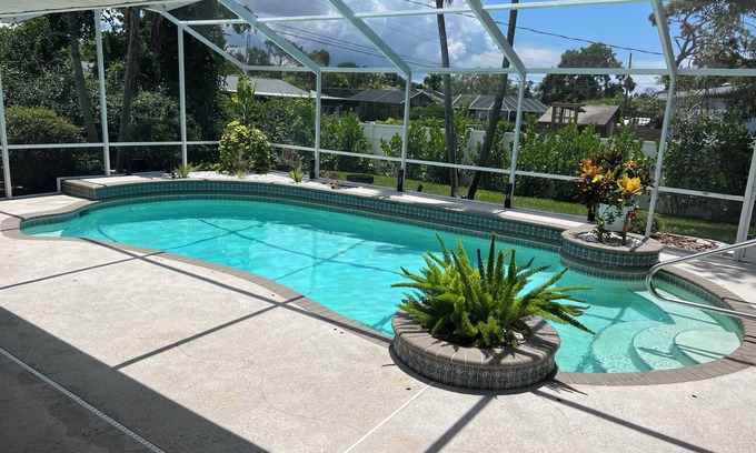 Venice Gardens Casa | Beautiful, cozy house with a heated pool near to a lot of beaches, restaurants