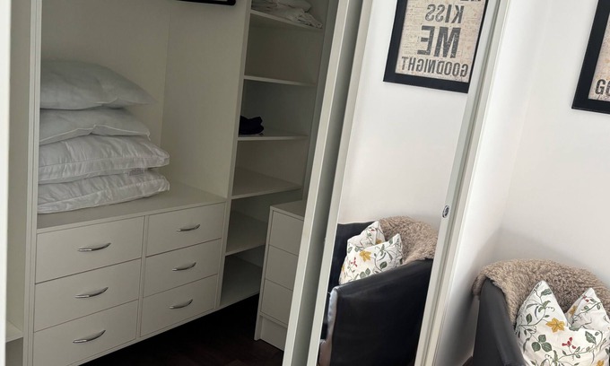 Mapperley Casa | Beautiful detached bungalow with lovely garden and security gates