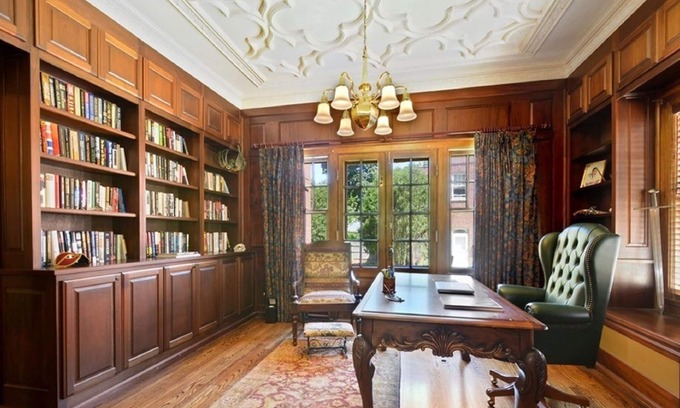 Historic Water Tower Casa | Hermosa mansión inglesa, a 1/4 de milla del lago y cerca de Arts & Entertainment