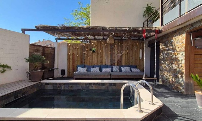 Roquefort-la-Bedoule Casa | Hermosa casa de pueblo, 8 personas, piscina exterior / piscina, a 10 minutos de las playas de Cassis y La Ciotat