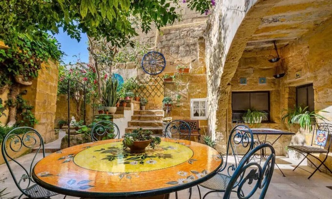 Xewkija Cabaña | Beautiful Garden Cottage in Restored Country Home