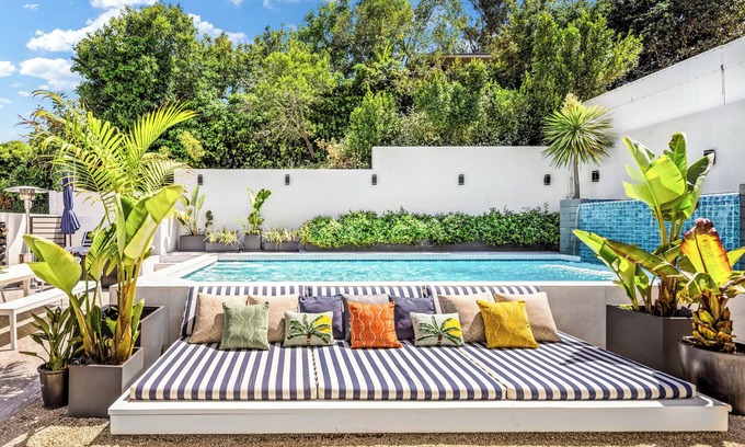 Hollywood Hills Villa | Beautiful Hollywood Hills Villa - Heat Pool, BBQ, Hollywood Sign Views, 4BR, 3BA