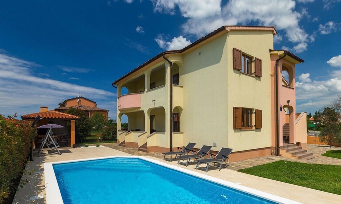 Valdebek Casa | Hermosa casa en Pula