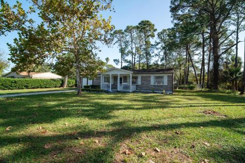 Dolphin's Cove Casa | Beautiful home close to the Beach and Mayo Clinic