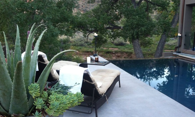Zion National Park South Entrance Casa | Infinity Edge Pool Nueva casa de lujo en Virgin River a 2 millas del parque principal ent
