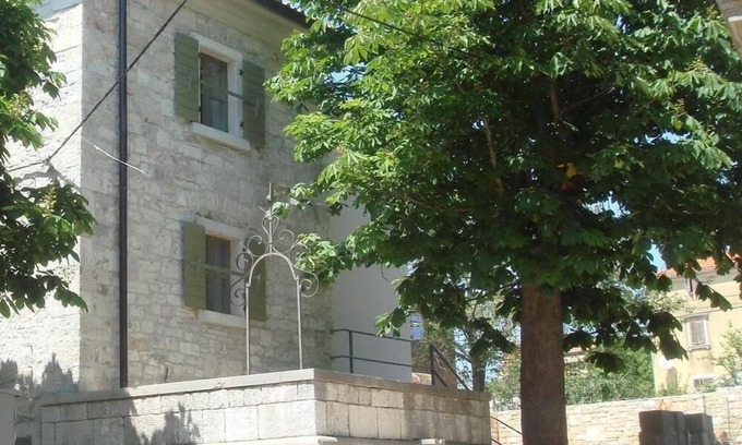 Labinci Casa | Hermosa villa de piedra de Istria 1891 con jardín, piscina, WiFi gratuito 2-8 pers