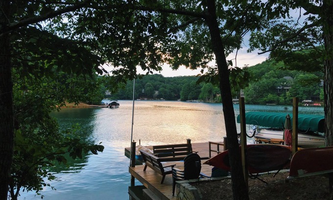 Waleska Casa | Hermosa escapada frente al lago desde la ciudad