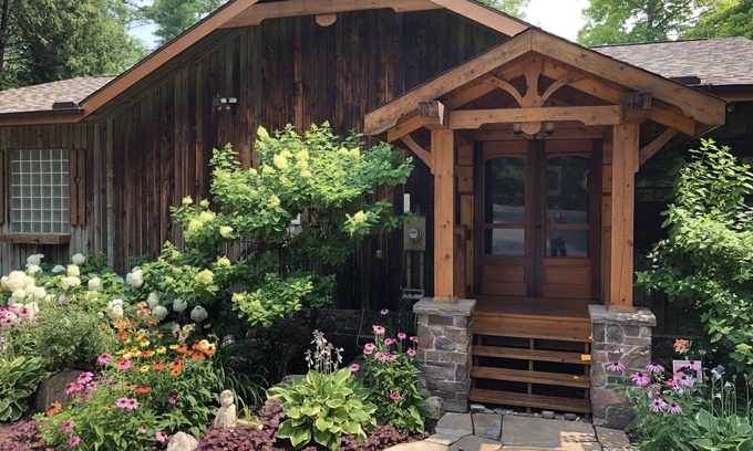 Douro-Dummer Cabaña | Beautiful Lakefront Cottage with separate loft and private dock