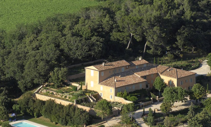 Rustrel Casa | Beautiful manor with swimming pool and orchard facing the Provençal Colorado