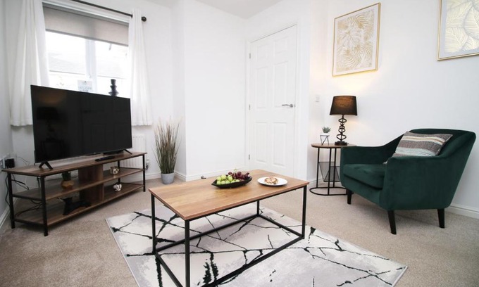 Bon-y-maen Apartamento | Beautiful modern house with free parking and fast WiFi next to Swansea Stadium and Morfa Park Shopping Centre hosted by Our Home Short Stays