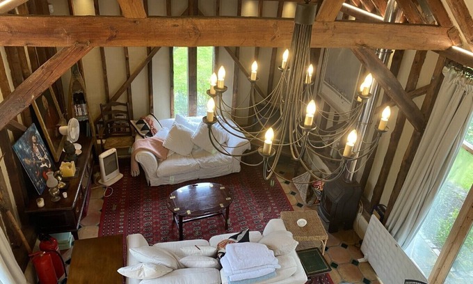 Petworth Casa | Beautiful one Bed Barn in national park 1 hr from London with small pool