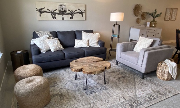 Windsor Condominio | Beautiful One Bedroom One Bath Condo for 30 day+ stays! Abundant Amenities!