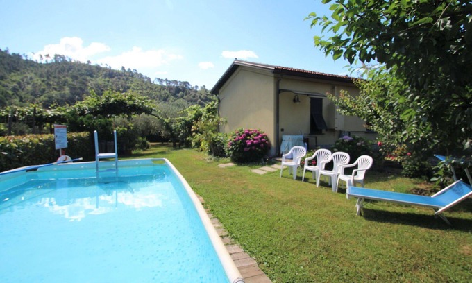 San Bernardino Casa | Estupenda casa de vacaciones privada con A/C, WIFI, piscina privada, TV, patio y mascotas permitida