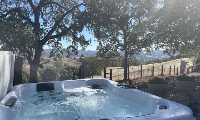 Pilot Hill Casa | Beautiful Property on 5 Acres in Sierra Foothills with Stunning Views - hot tub