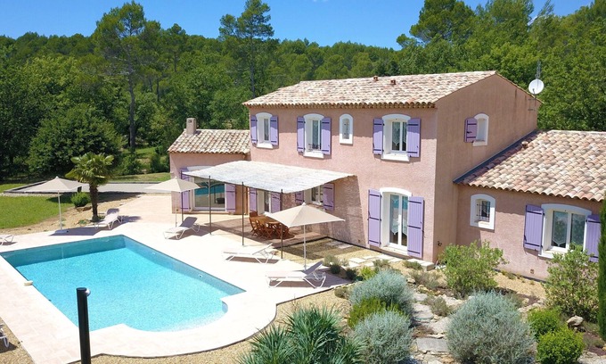 Flayosc Villa | Hermosa casa de vacaciones de estilo provenzal, con piscina, para 4 a 10 personas