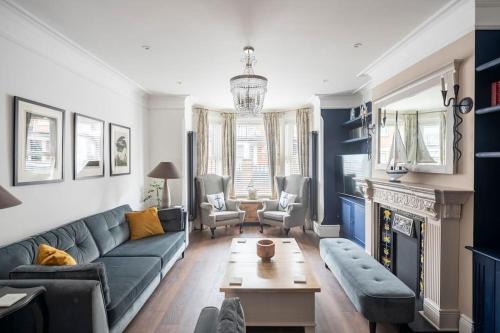 Felixstowe Casa | Beautiful Spacious Beach Home Newly Renovated