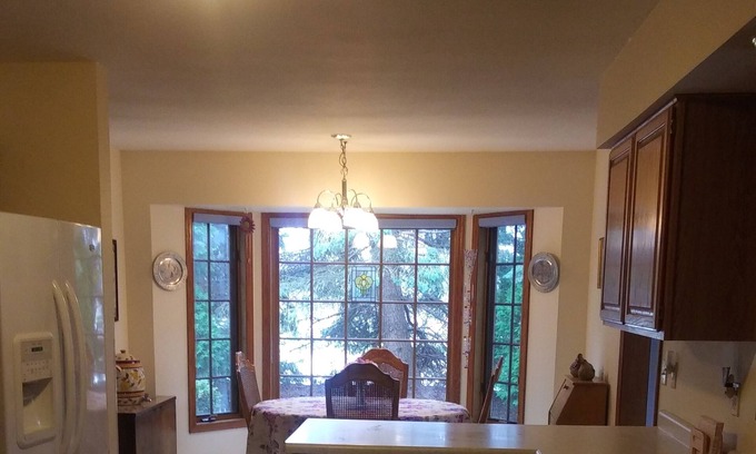 Cedarburg Condominio | Beautiful Spacious Condo 28 Mins. From Milwaukee Located Near Downtown Cedarburg