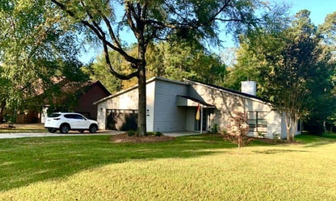 Provincetowne Casa | Beautiful, Stylish, Clean & Comfortable home - Fenced Backyard