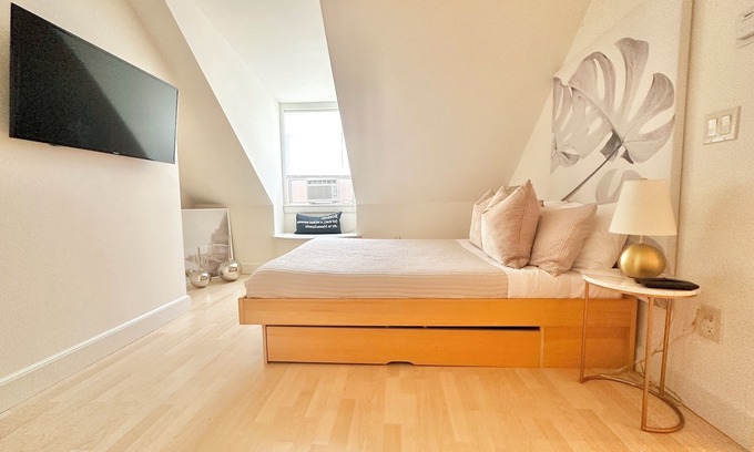 Marlborough Casa | Beautiful Tasteful Tranquil Home close to BOSTON