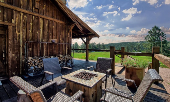 Colonial Pine Hills Cabina | Hermosa Madera Canyon Marco con Spring Creek Canyon Views!