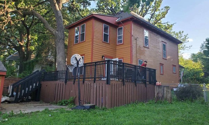 Albert Lea Casa | Hermosa casa de dos pisos junto a Fountain Lake y Mayo Clinic