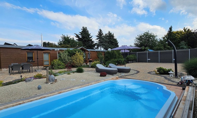 Radebeul Casa | Beautiful vacation home in the immediate vicinity of v. Altkötzschenbroda, parking space at the house