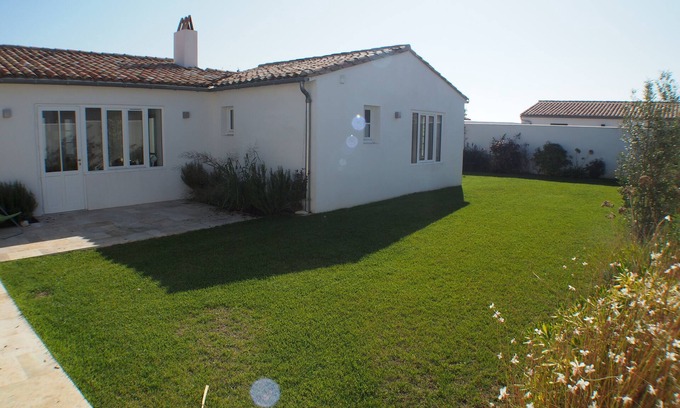 Loix Villa | Beautiful vacation home between land and sea