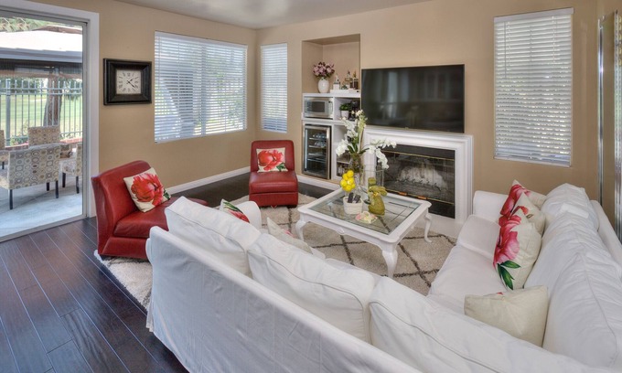 Tustin Casa | Hermosa casa de vacaciones cerca de Disneyland