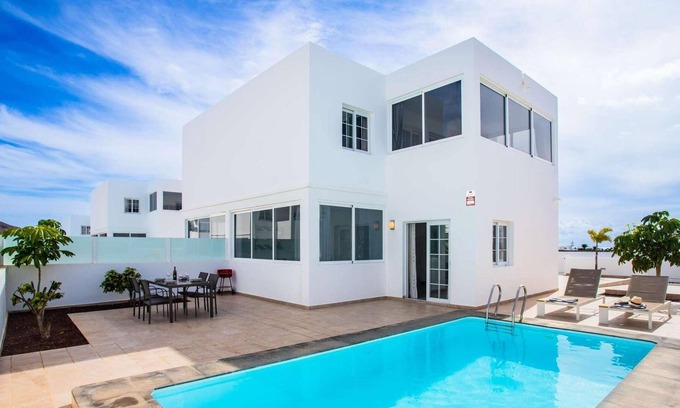 Playa Blanca Villa | Beautiful villa in Playa Blanca
