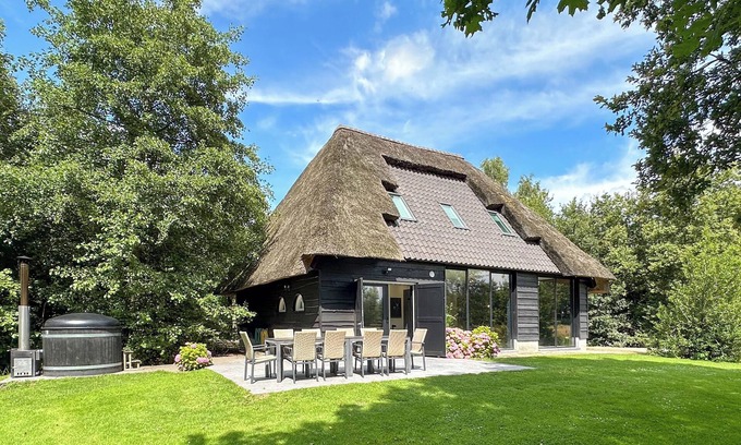Rijsbergen Casa | Beautiful villa with hot tub and great view
