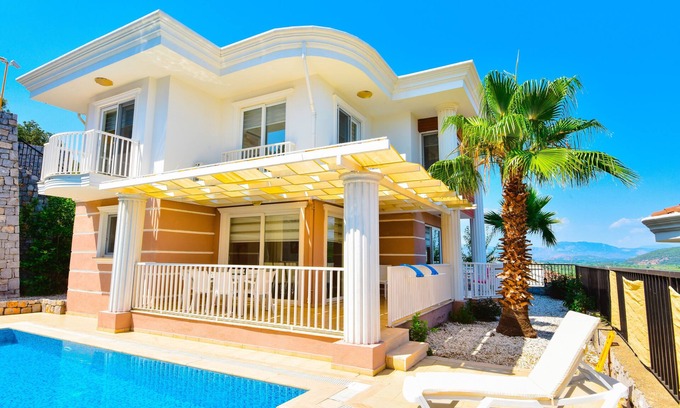 Sarigerme Villa | Bonito chalet con piscina y unas vistas impresionantes privadas, transitable a Sarigerme