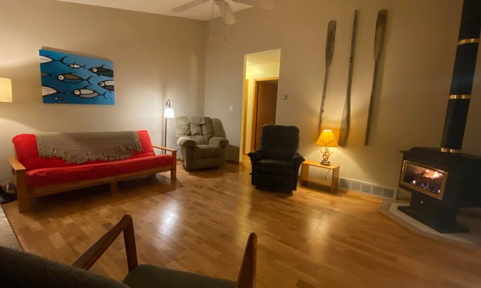 Ignace Casa | Beautiful Waterfront home on Lake Agimak