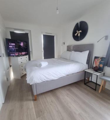 Penge and Cator Casa | BECKENHAM- Large ONE DOUBLE Bedroom APARTMENT With En-suite SOLE USE