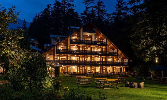 Old Manali Hotel | Bedzzz Xclusiv Baikunth Manali by Leisure Hotels