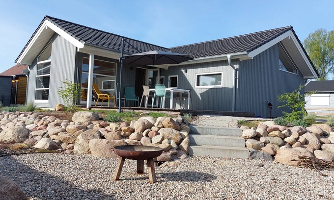 Rheinsberg Casa | Behagliches Holzhaus mit Sauna im Skandi-stil am Großen Zechliner See