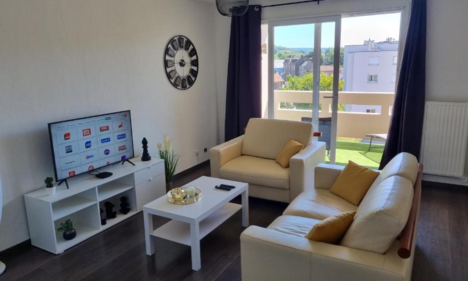 Givet Apartamento | Bel appartement 2 chambres ,résidence privée