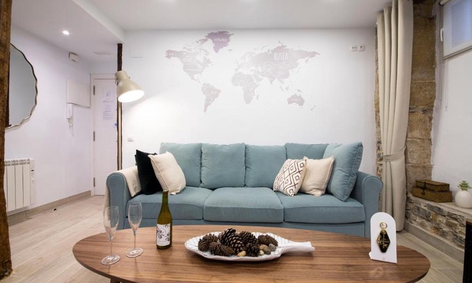 Centro histórico Apartamento | Bell Tower with AC License ESS01569