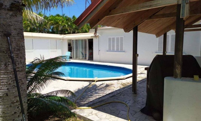 Bourail Villa | Belle Villa is At 15' from the Lagoon Poe