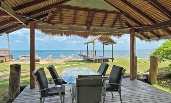 Amity Point Cabina | Belles on Ballow - Wombat Lodge