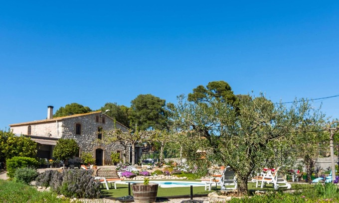 Castellvi de la Marca Villa | Lujosa mansión en la Múnia con piscina y vistas