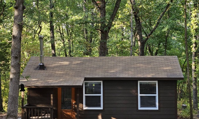 Lebanon Cabina | Bennettscape Tiny Cabin by beautiful Bennett Spring State Park Lebanon Missouri