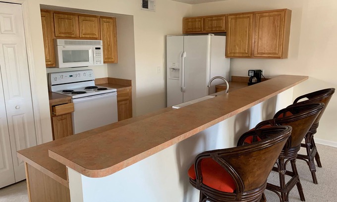 Neptune Beach Casa | Best location at beach! 3/2 TH 2 ocean view balconies. Modern!